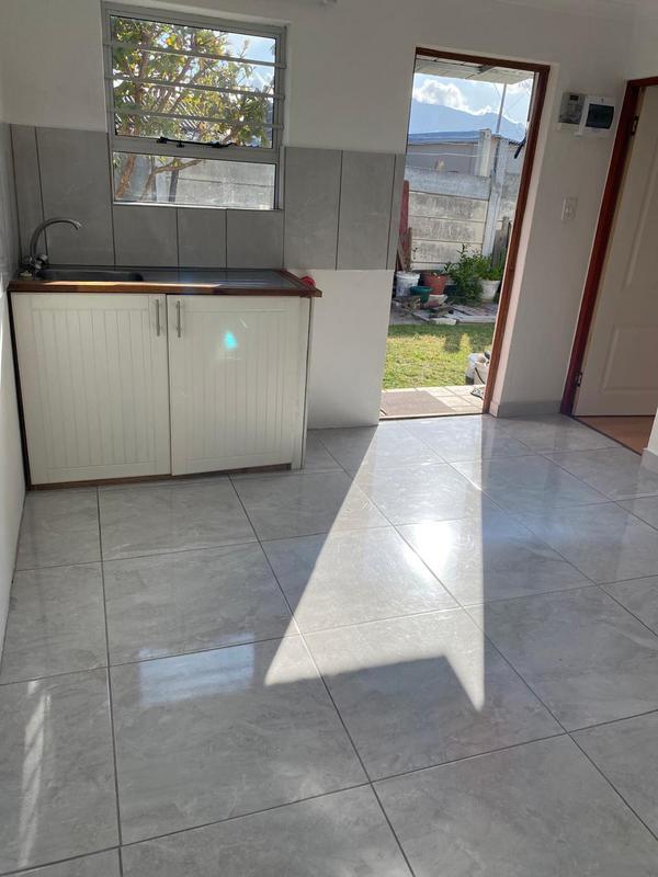 To Let 2 Bedroom Property for Rent in Steenberg Western Cape